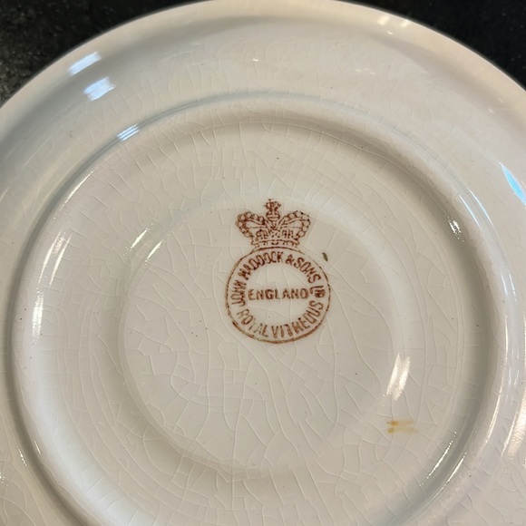 Cup & Saucer - MADDOCK, JOHN & SONS - Pattern is Manchester -Set of 2 - Picture 10 of 16